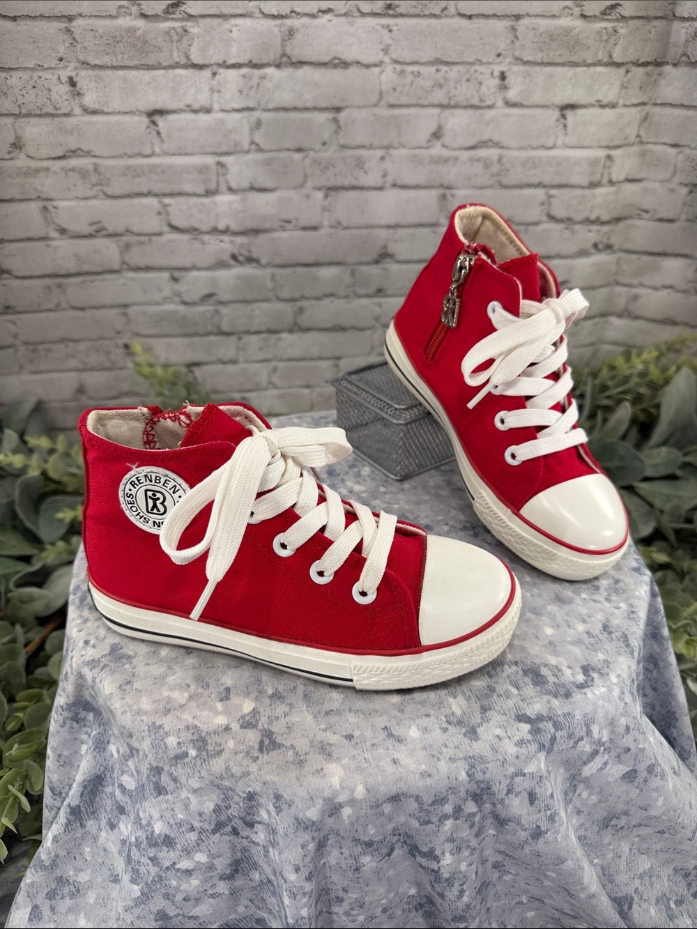 REN BEN - Red Canvas Classic Mid-High Fashion Sneakers - Boys 13M ❤️ EUC